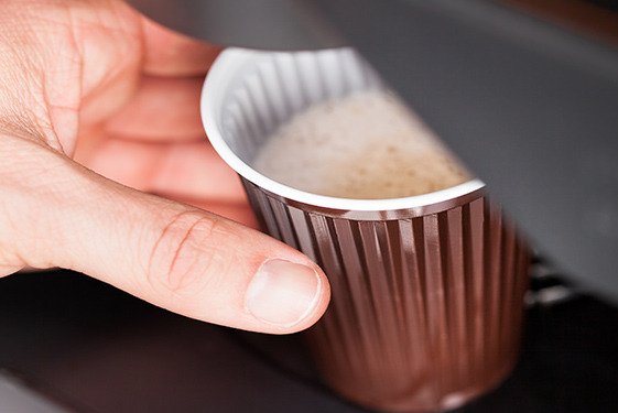 Forróital-, snack-, palackos ital- automaták, és szódagépek üzemeltetése.